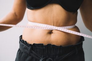 Ce cauzează creșterea în greutate și cum se poate evita